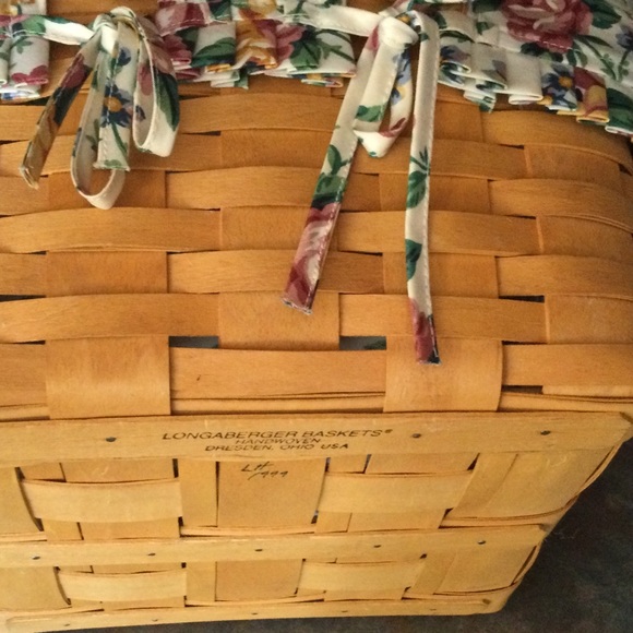🎉🎉SALE🎉🎉LONGABERGER BASKET💯CAKE SMALL PICNIC 🤎VINTAGE🤎EUC - Picture 11 of 12